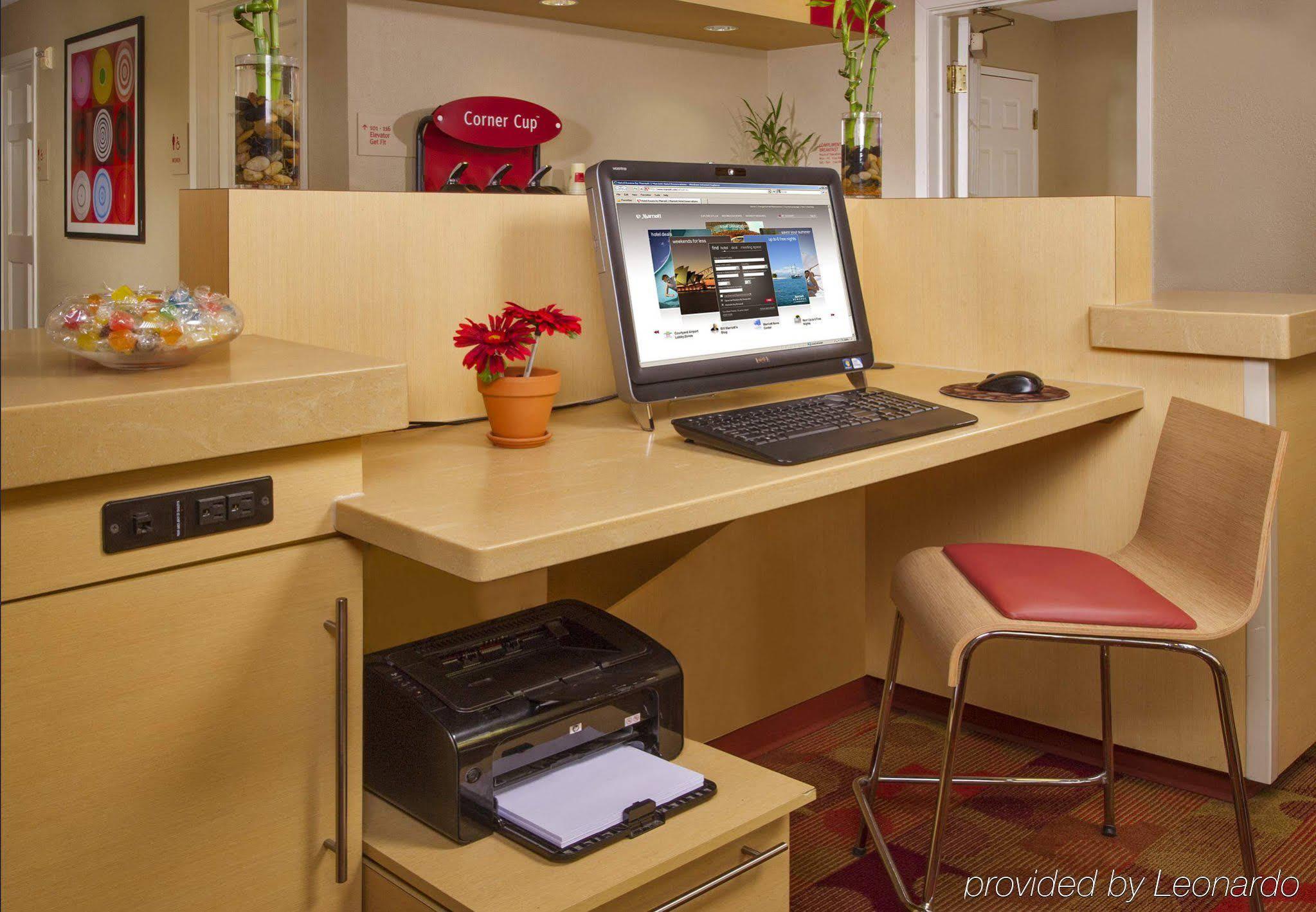 Sonesta Simply Suites Falls Church Esterno foto