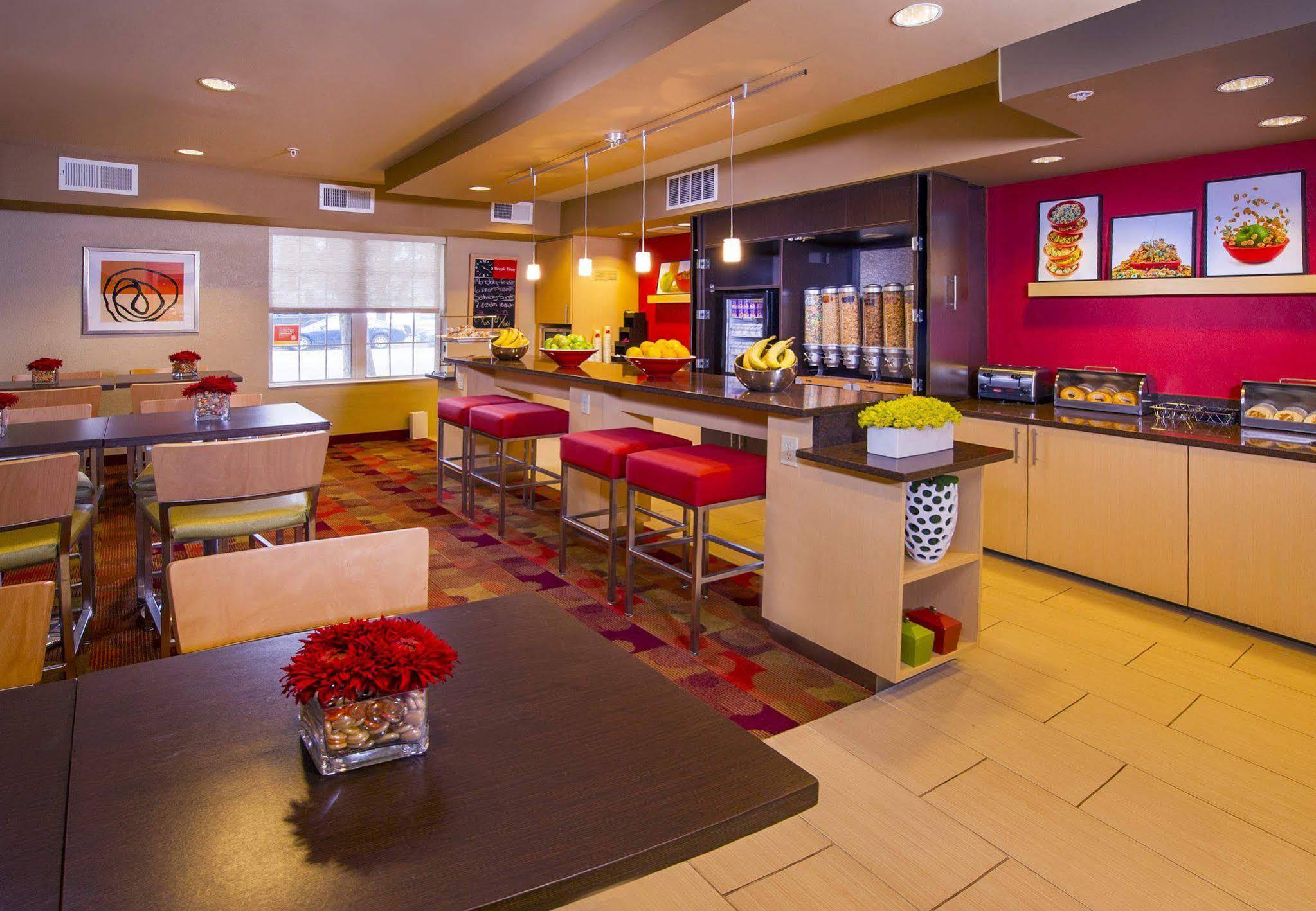Sonesta Simply Suites Falls Church Esterno foto