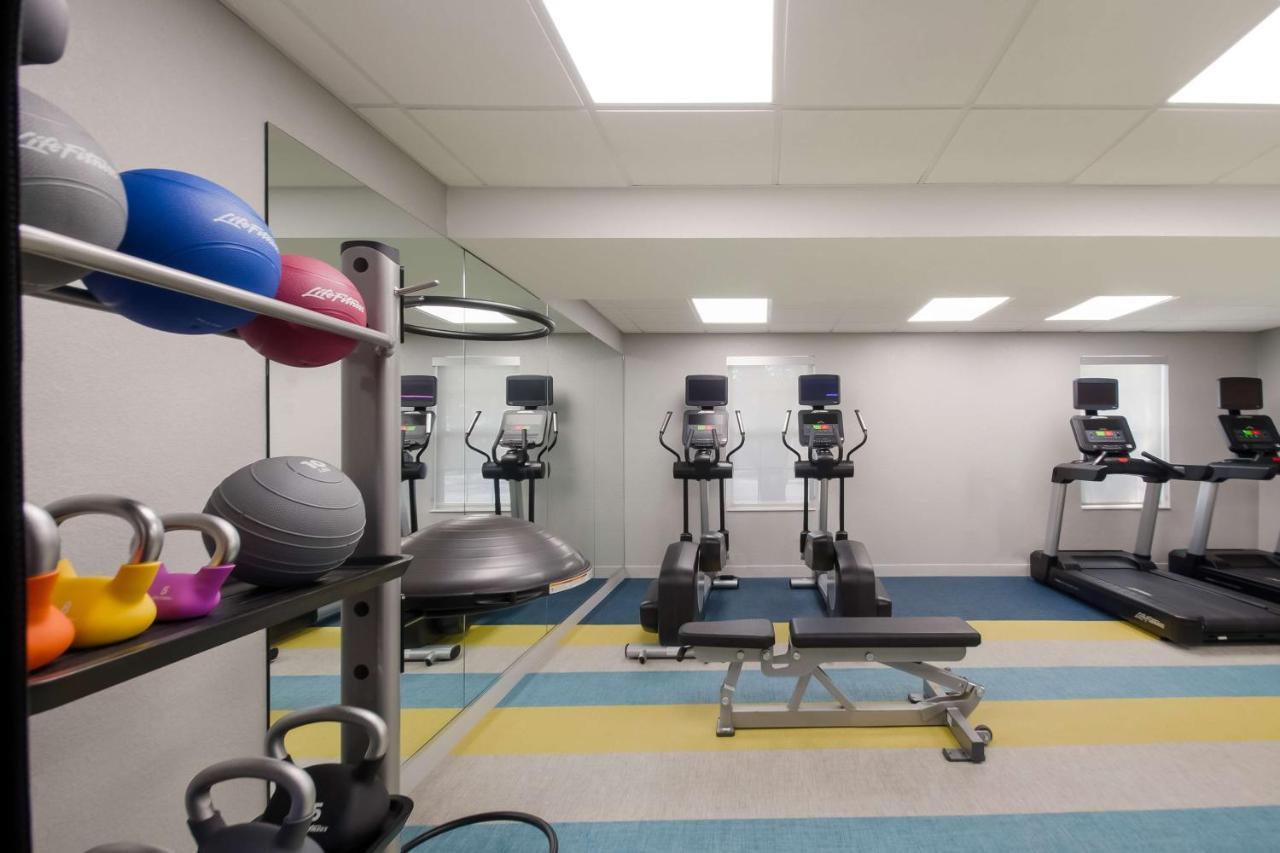Sonesta Simply Suites Falls Church Esterno foto