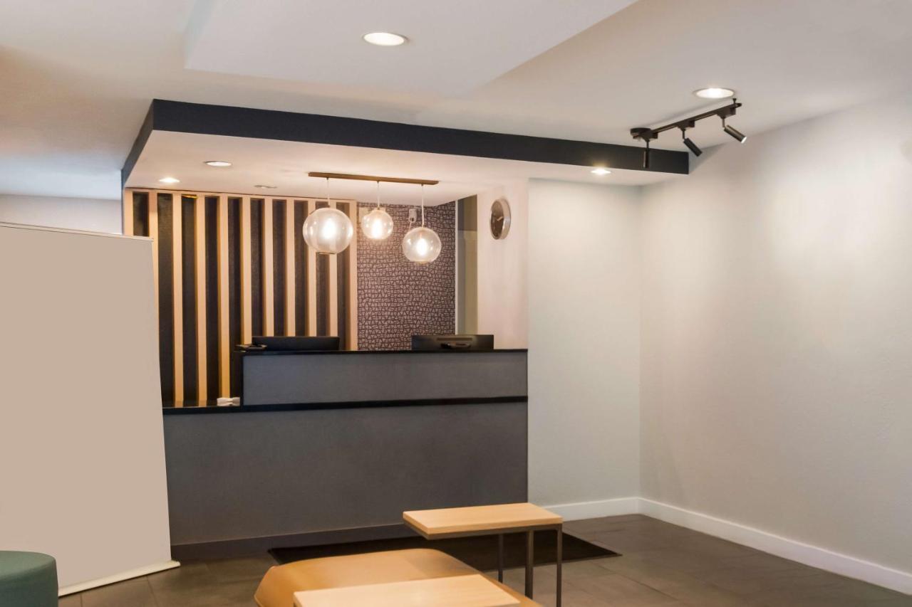 Sonesta Simply Suites Falls Church Esterno foto